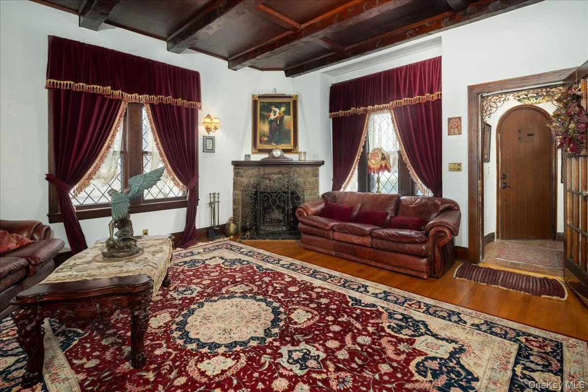 217-16 48th Avenue, New York, NY, 3 Bedrooms Bedrooms, 8 Rooms Rooms,3 BathroomsBathrooms,Residential,For Rent,48th,0,1019951 217-16 48th Avenue, New York, NY, 3 Bedrooms Bedrooms, 8 Rooms Rooms,3 BathroomsBathrooms,Residential,For Rent,48th,0,1019951