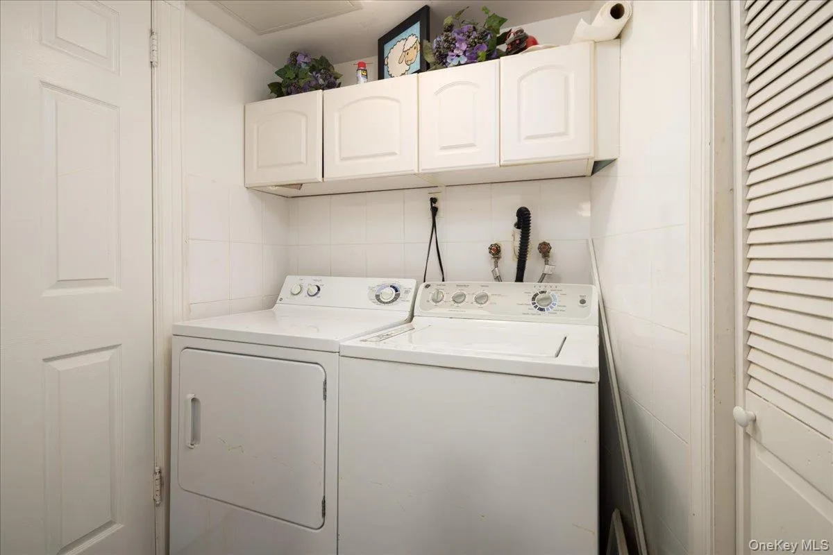 217-16 48th Avenue, New York, NY, 3 Bedrooms Bedrooms, 8 Rooms Rooms,3 BathroomsBathrooms,Residential,For Rent,48th,0,1019951 217-16 48th Avenue, New York, NY, 3 Bedrooms Bedrooms, 8 Rooms Rooms,3 BathroomsBathrooms,Residential,For Rent,48th,0,1019951