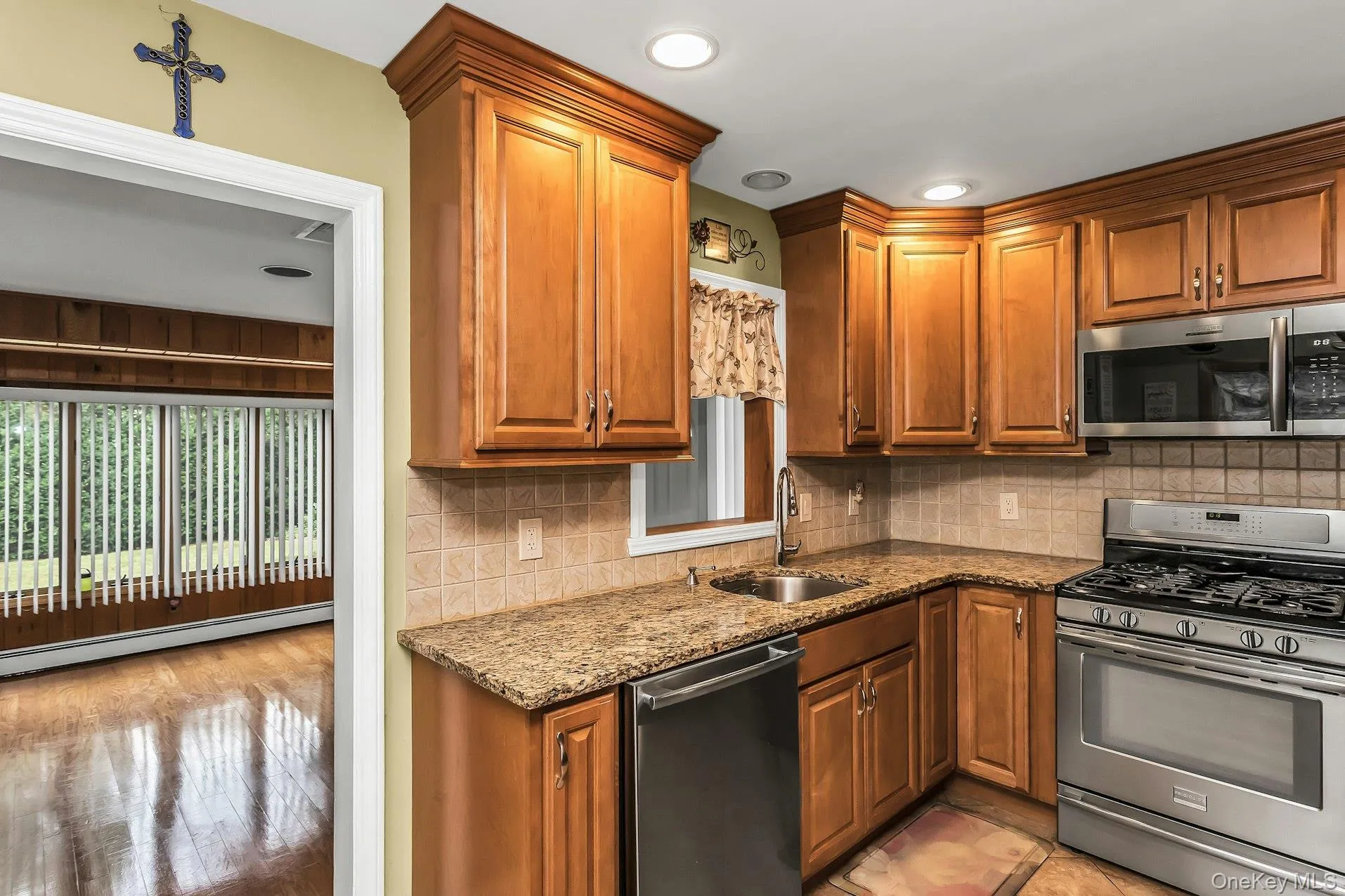 2782 Harvey Avenue, Hempstead, NY, 4 Bedrooms Bedrooms, 9 Rooms Rooms,2 BathroomsBathrooms,Residential,For Rent,Harvey,0,1019952 2782 Harvey Avenue, Hempstead, NY, 4 Bedrooms Bedrooms, 9 Rooms Rooms,2 BathroomsBathrooms,Residential,For Rent,Harvey,0,1019952