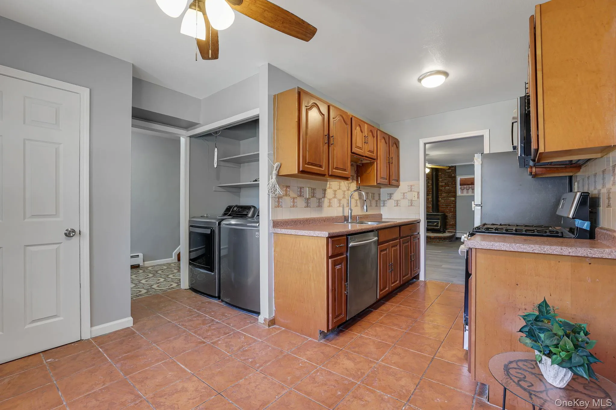 66 Patio Road, Middletown, NY, 3 Bedrooms Bedrooms, 7 Rooms Rooms,1 BathroomBathrooms,Residential,For Rent,Patio,0,1019958 66 Patio Road, Middletown, NY, 3 Bedrooms Bedrooms, 7 Rooms Rooms,1 BathroomBathrooms,Residential,For Rent,Patio,0,1019958