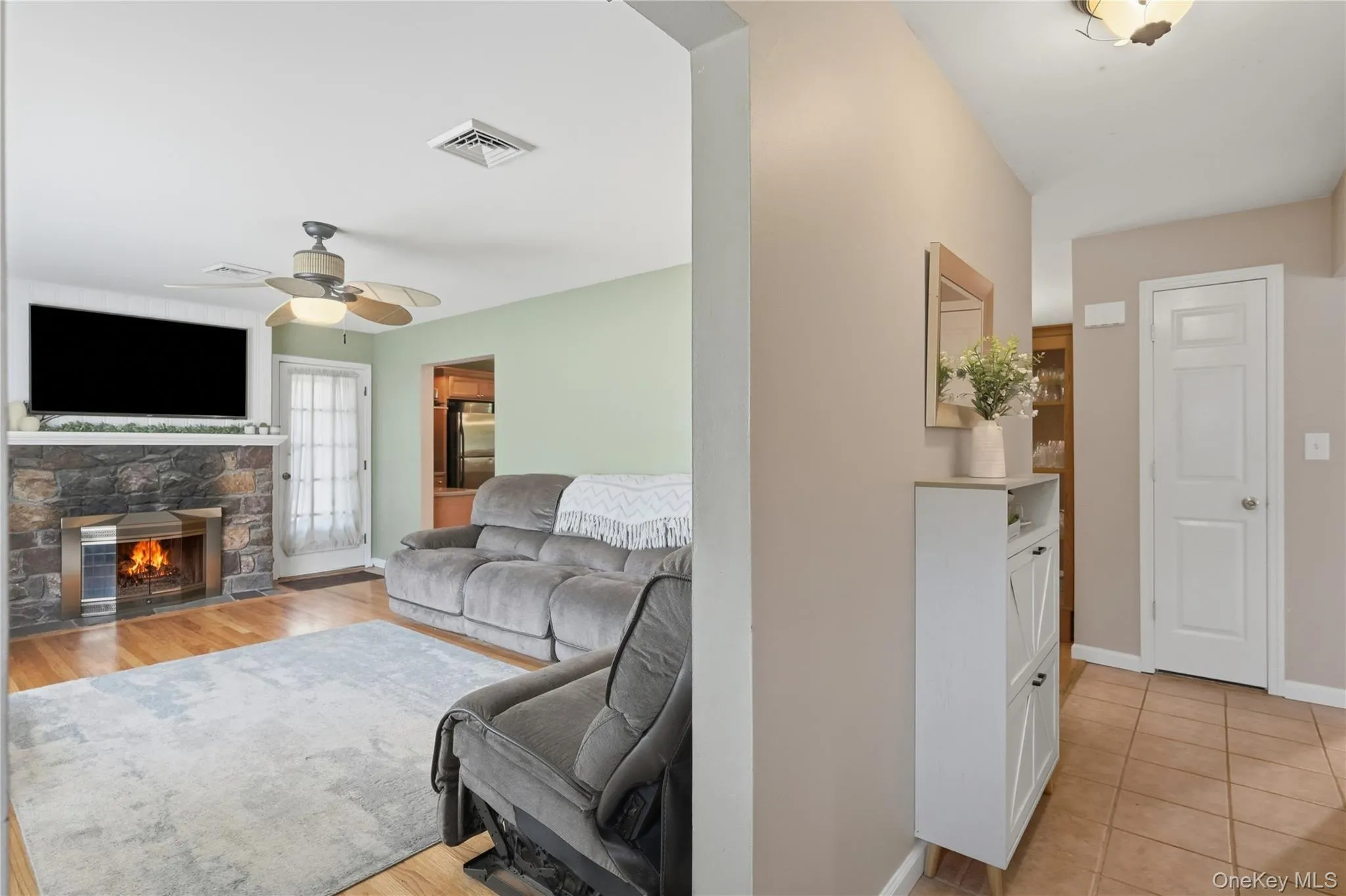 26 Garden Drive, New Windsor, NY, 3 Bedrooms Bedrooms, 8 Rooms Rooms,1 BathroomBathrooms,Residential,For Rent,Garden,0,1019959 26 Garden Drive, New Windsor, NY, 3 Bedrooms Bedrooms, 8 Rooms Rooms,1 BathroomBathrooms,Residential,For Rent,Garden,0,1019959