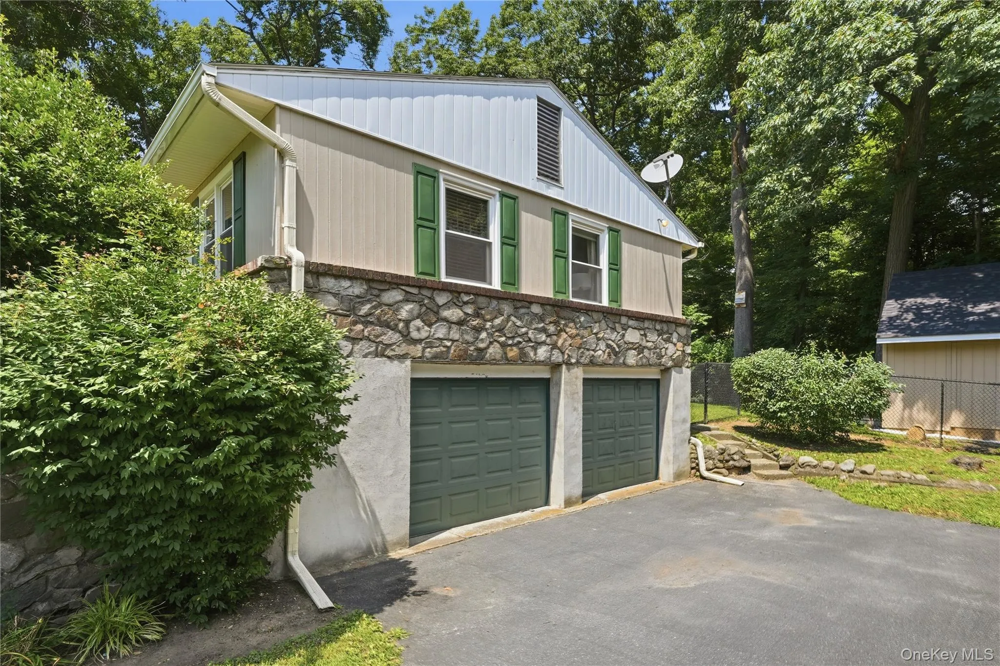 26 Garden Drive, New Windsor, NY, 3 Bedrooms Bedrooms, 8 Rooms Rooms,1 BathroomBathrooms,Residential,For Rent,Garden,0,1019959 26 Garden Drive, New Windsor, NY, 3 Bedrooms Bedrooms, 8 Rooms Rooms,1 BathroomBathrooms,Residential,For Rent,Garden,0,1019959