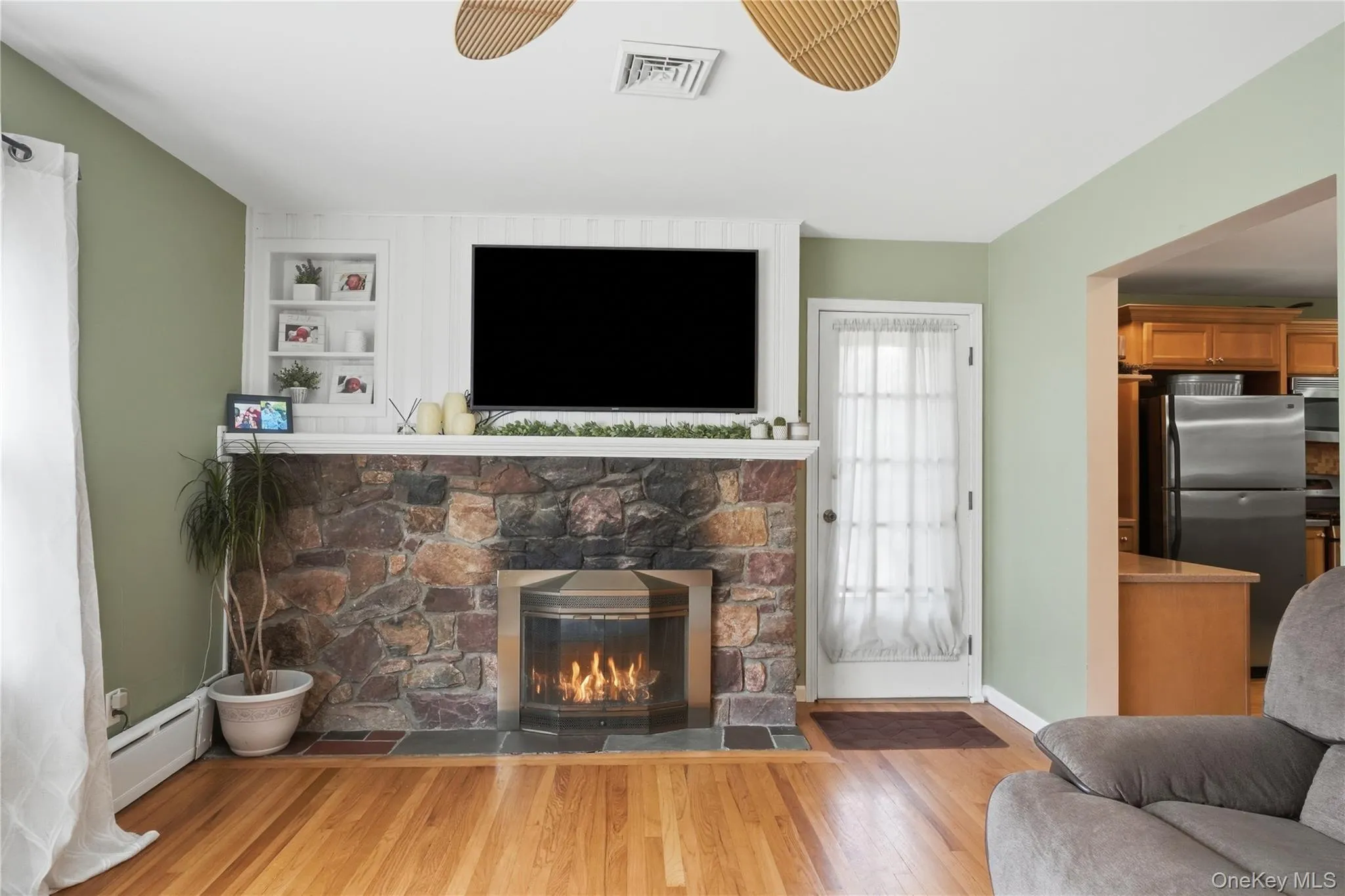 26 Garden Drive, New Windsor, NY, 3 Bedrooms Bedrooms, 8 Rooms Rooms,1 BathroomBathrooms,Residential,For Rent,Garden,0,1019959 26 Garden Drive, New Windsor, NY, 3 Bedrooms Bedrooms, 8 Rooms Rooms,1 BathroomBathrooms,Residential,For Rent,Garden,0,1019959