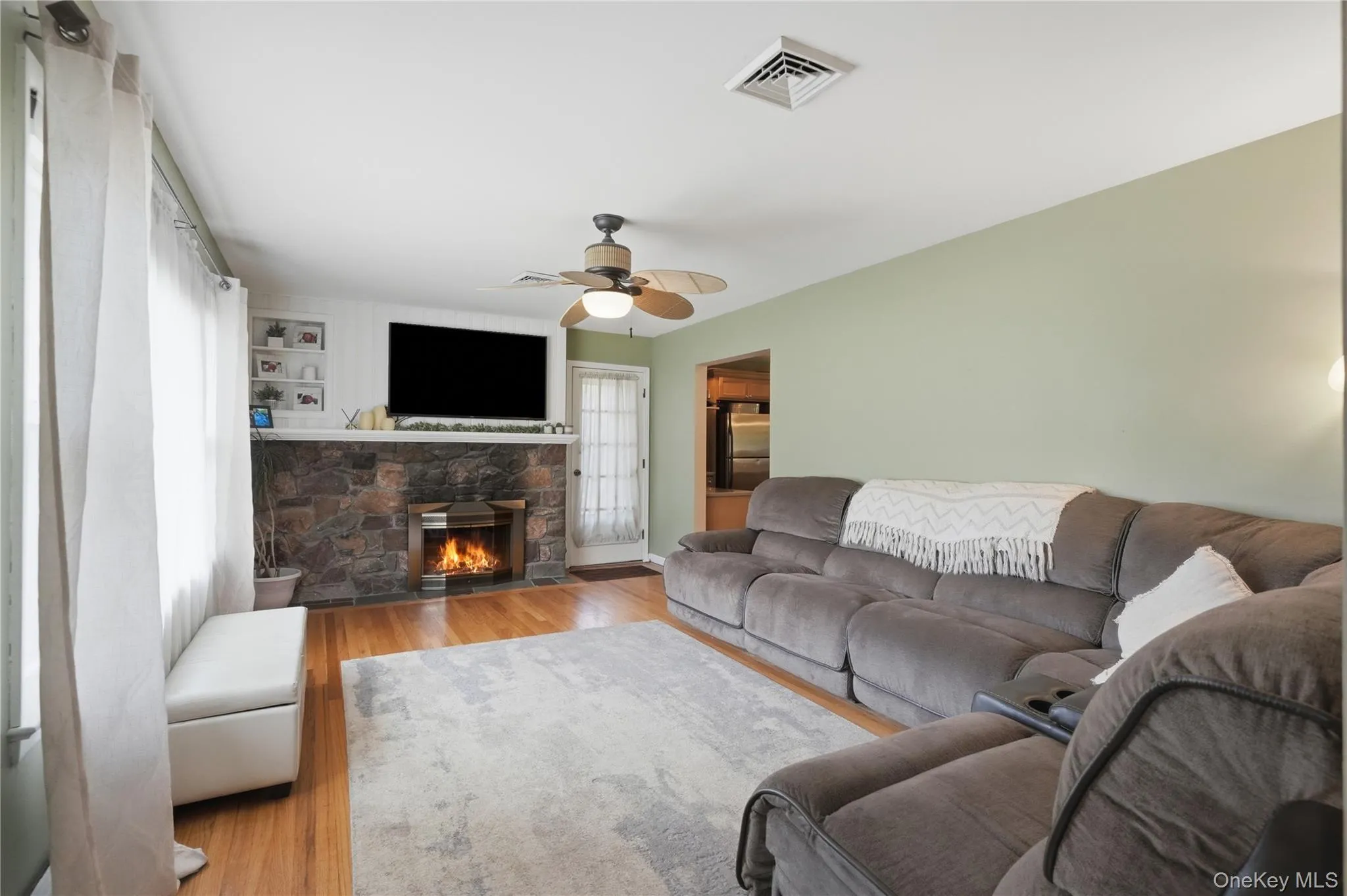 26 Garden Drive, New Windsor, NY, 3 Bedrooms Bedrooms, 8 Rooms Rooms,1 BathroomBathrooms,Residential,For Rent,Garden,0,1019959 26 Garden Drive, New Windsor, NY, 3 Bedrooms Bedrooms, 8 Rooms Rooms,1 BathroomBathrooms,Residential,For Rent,Garden,0,1019959