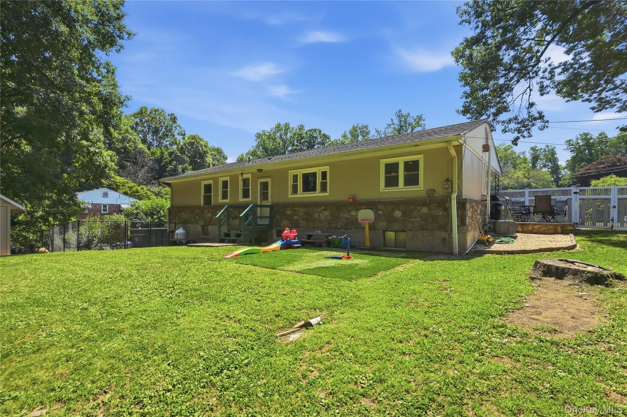 26 Garden Drive, New Windsor, NY, 3 Bedrooms Bedrooms, 8 Rooms Rooms,1 BathroomBathrooms,Residential,For Rent,Garden,0,1019959 26 Garden Drive, New Windsor, NY, 3 Bedrooms Bedrooms, 8 Rooms Rooms,1 BathroomBathrooms,Residential,For Rent,Garden,0,1019959