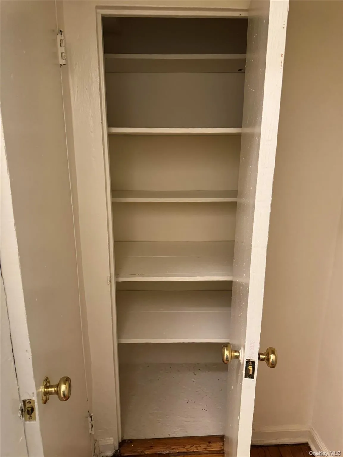 9834 63rd Drive, New York, NY, 3 Rooms Rooms,1 BathroomBathrooms,Residential,For Rent,63rd,0,1019963 9834 63rd Drive, New York, NY, 3 Rooms Rooms,1 BathroomBathrooms,Residential,For Rent,63rd,0,1019963