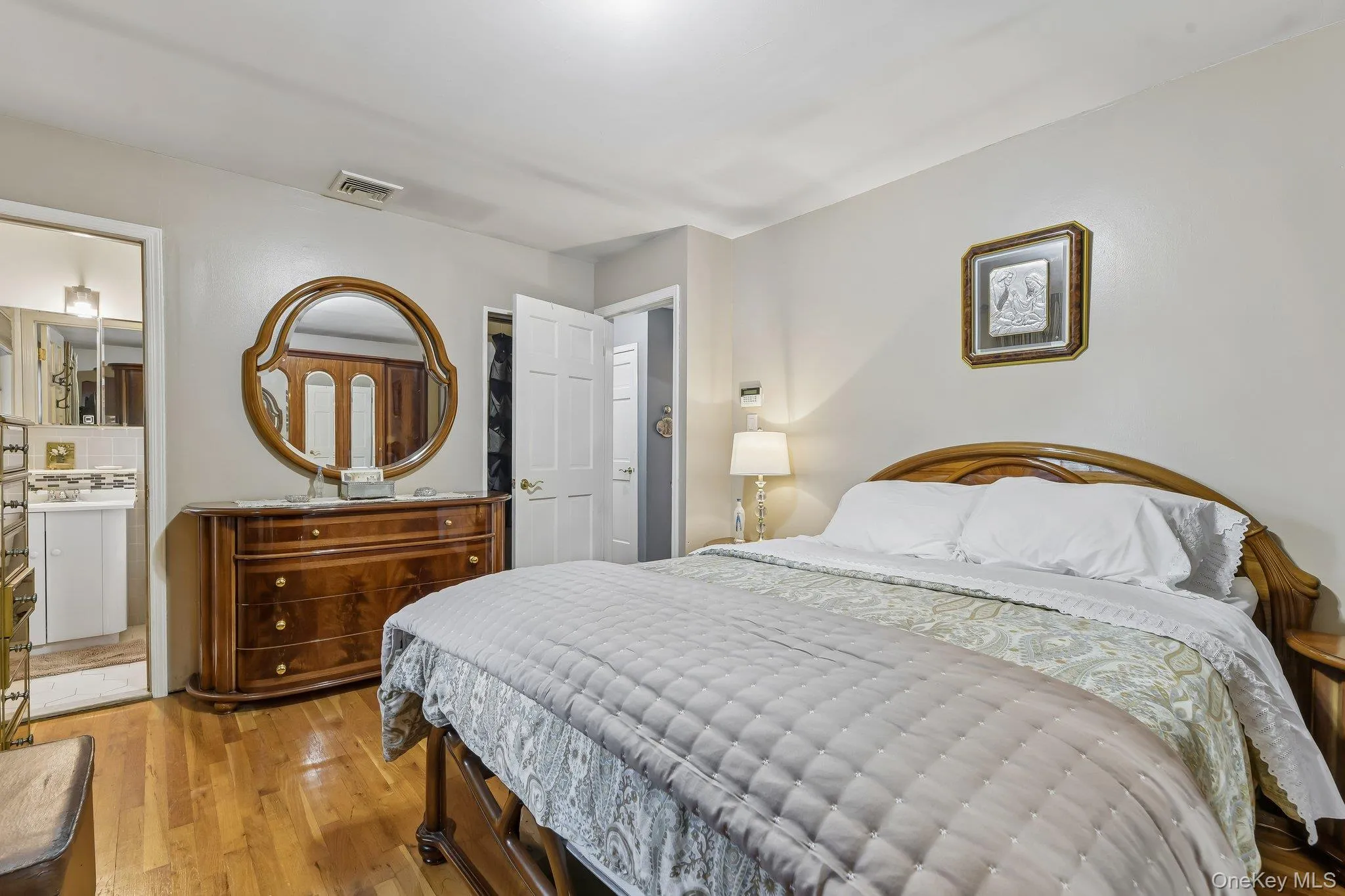 7814 Langdale Street, New York, NY, 3 Bedrooms Bedrooms, 6 Rooms Rooms,1 BathroomBathrooms,Residential,For Rent,Langdale,0,1019966 7814 Langdale Street, New York, NY, 3 Bedrooms Bedrooms, 6 Rooms Rooms,1 BathroomBathrooms,Residential,For Rent,Langdale,0,1019966