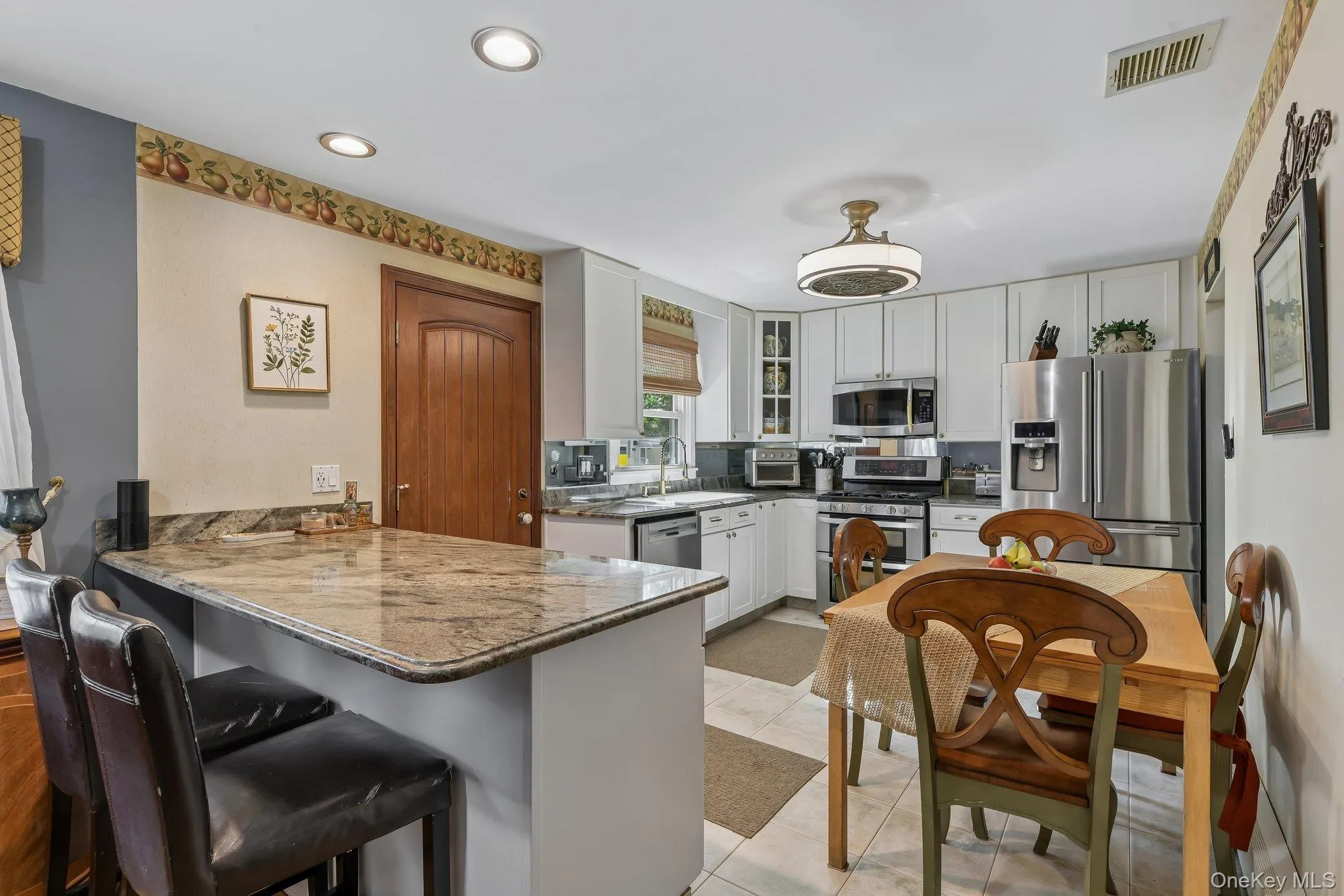 7814 Langdale Street, New York, NY, 3 Bedrooms Bedrooms, 6 Rooms Rooms,1 BathroomBathrooms,Residential,For Rent,Langdale,0,1019966 7814 Langdale Street, New York, NY, 3 Bedrooms Bedrooms, 6 Rooms Rooms,1 BathroomBathrooms,Residential,For Rent,Langdale,0,1019966