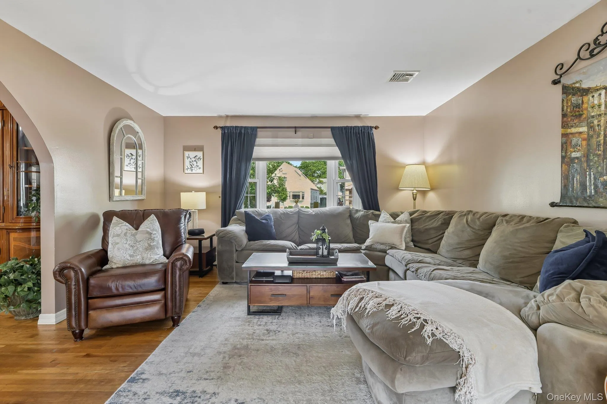 7814 Langdale Street, New York, NY, 3 Bedrooms Bedrooms, 6 Rooms Rooms,1 BathroomBathrooms,Residential,For Rent,Langdale,0,1019966 7814 Langdale Street, New York, NY, 3 Bedrooms Bedrooms, 6 Rooms Rooms,1 BathroomBathrooms,Residential,For Rent,Langdale,0,1019966