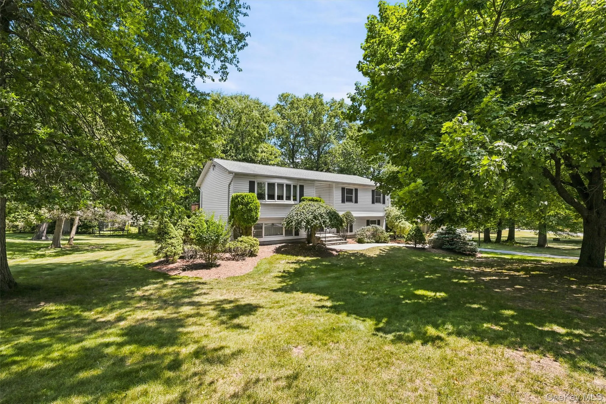 21 Arbor Lane, Clarkstown, NY, 4 Bedrooms Bedrooms, 8 Rooms Rooms,3 BathroomsBathrooms,Residential,For Rent,Arbor,0,1019969 21 Arbor Lane, Clarkstown, NY, 4 Bedrooms Bedrooms, 8 Rooms Rooms,3 BathroomsBathrooms,Residential,For Rent,Arbor,0,1019969
