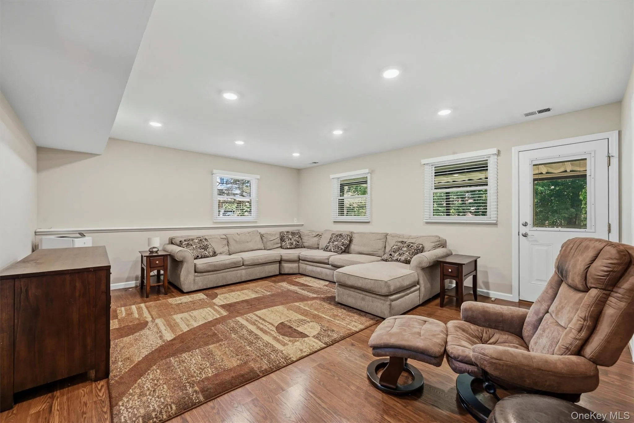 21 Arbor Lane, Clarkstown, NY, 4 Bedrooms Bedrooms, 8 Rooms Rooms,3 BathroomsBathrooms,Residential,For Rent,Arbor,0,1019969 21 Arbor Lane, Clarkstown, NY, 4 Bedrooms Bedrooms, 8 Rooms Rooms,3 BathroomsBathrooms,Residential,For Rent,Arbor,0,1019969