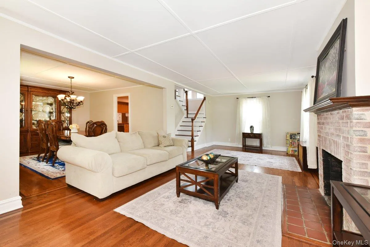 112 Cambridge Avenue, Hempstead, NY, 3 Bedrooms Bedrooms, 7 Rooms Rooms,2 BathroomsBathrooms,Residential,For Rent,Cambridge,0,1019971 112 Cambridge Avenue, Hempstead, NY, 3 Bedrooms Bedrooms, 7 Rooms Rooms,2 BathroomsBathrooms,Residential,For Rent,Cambridge,0,1019971