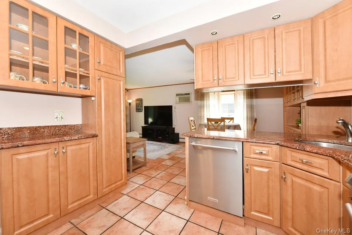 112 Cambridge Avenue, Hempstead, NY, 3 Bedrooms Bedrooms, 7 Rooms Rooms,2 BathroomsBathrooms,Residential,For Rent,Cambridge,0,1019971 112 Cambridge Avenue, Hempstead, NY, 3 Bedrooms Bedrooms, 7 Rooms Rooms,2 BathroomsBathrooms,Residential,For Rent,Cambridge,0,1019971