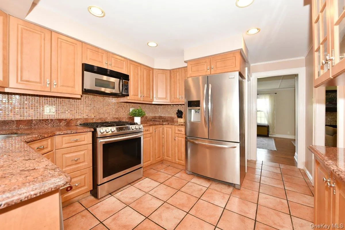 112 Cambridge Avenue, Hempstead, NY, 3 Bedrooms Bedrooms, 7 Rooms Rooms,2 BathroomsBathrooms,Residential,For Rent,Cambridge,0,1019971 112 Cambridge Avenue, Hempstead, NY, 3 Bedrooms Bedrooms, 7 Rooms Rooms,2 BathroomsBathrooms,Residential,For Rent,Cambridge,0,1019971