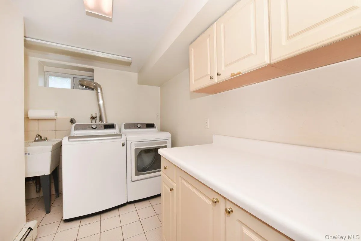 112 Cambridge Avenue, Hempstead, NY, 3 Bedrooms Bedrooms, 7 Rooms Rooms,2 BathroomsBathrooms,Residential,For Rent,Cambridge,0,1019971 112 Cambridge Avenue, Hempstead, NY, 3 Bedrooms Bedrooms, 7 Rooms Rooms,2 BathroomsBathrooms,Residential,For Rent,Cambridge,0,1019971