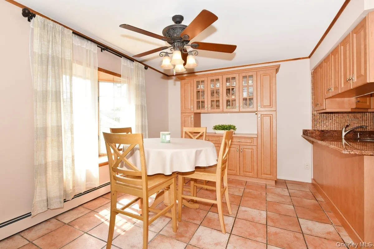 112 Cambridge Avenue, Hempstead, NY, 3 Bedrooms Bedrooms, 7 Rooms Rooms,2 BathroomsBathrooms,Residential,For Rent,Cambridge,0,1019971 112 Cambridge Avenue, Hempstead, NY, 3 Bedrooms Bedrooms, 7 Rooms Rooms,2 BathroomsBathrooms,Residential,For Rent,Cambridge,0,1019971