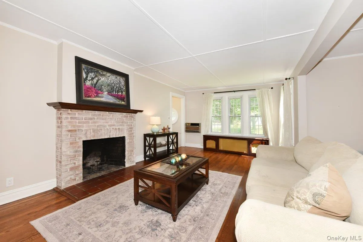 112 Cambridge Avenue, Hempstead, NY, 3 Bedrooms Bedrooms, 7 Rooms Rooms,2 BathroomsBathrooms,Residential,For Rent,Cambridge,0,1019971 112 Cambridge Avenue, Hempstead, NY, 3 Bedrooms Bedrooms, 7 Rooms Rooms,2 BathroomsBathrooms,Residential,For Rent,Cambridge,0,1019971