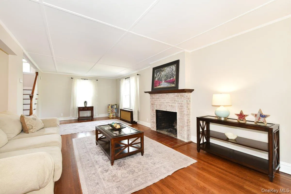 112 Cambridge Avenue, Hempstead, NY, 3 Bedrooms Bedrooms, 7 Rooms Rooms,2 BathroomsBathrooms,Residential,For Rent,Cambridge,0,1019971 112 Cambridge Avenue, Hempstead, NY, 3 Bedrooms Bedrooms, 7 Rooms Rooms,2 BathroomsBathrooms,Residential,For Rent,Cambridge,0,1019971