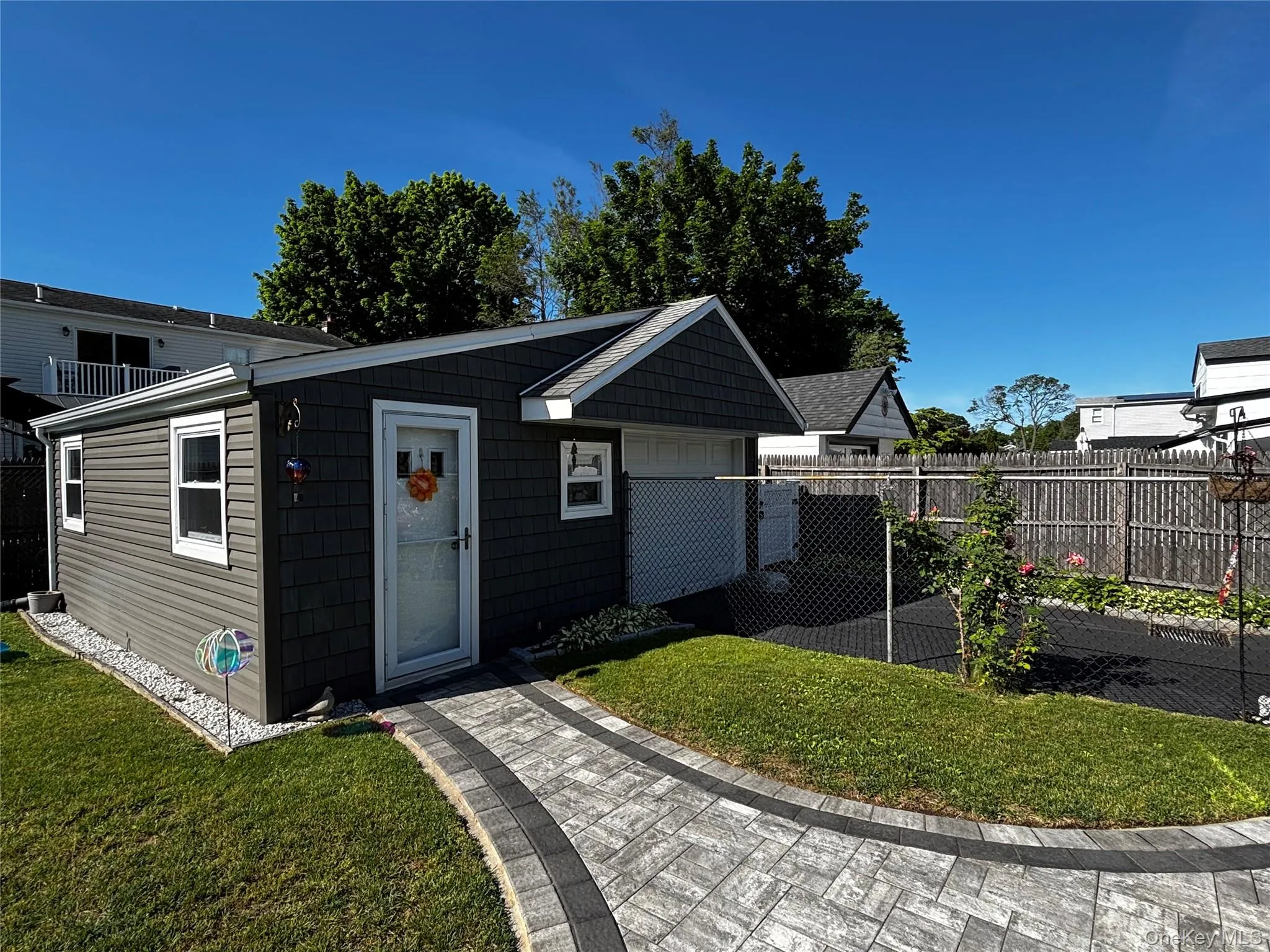 Detached Garage with Extension featured. Detached Garage with Extension featured.
