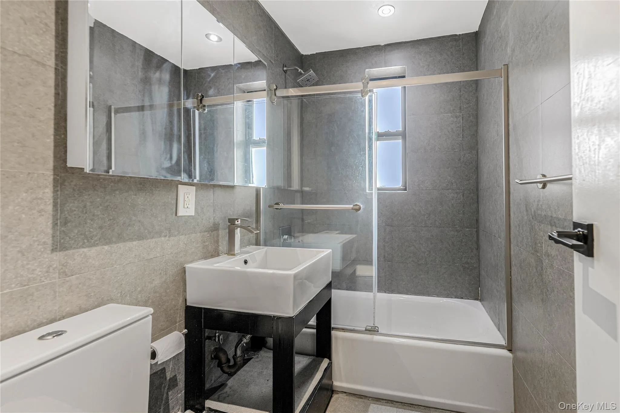 Bathroom Bathroom