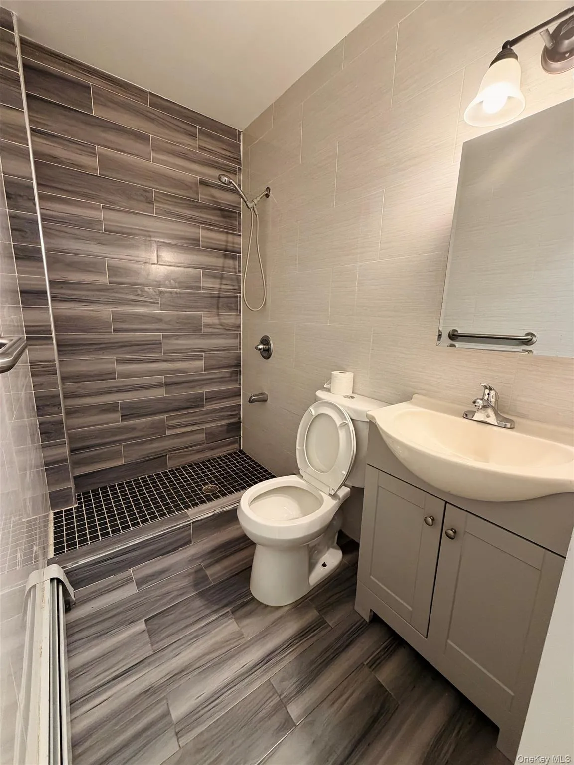 125 Wickham Avenue, Middletown, NY, 2 Bedrooms Bedrooms, 6 Rooms Rooms,1 BathroomBathrooms,Residential Lease,For Rent,Wickham,0,1019987 125 Wickham Avenue, Middletown, NY, 2 Bedrooms Bedrooms, 6 Rooms Rooms,1 BathroomBathrooms,Residential Lease,For Rent,Wickham,0,1019987