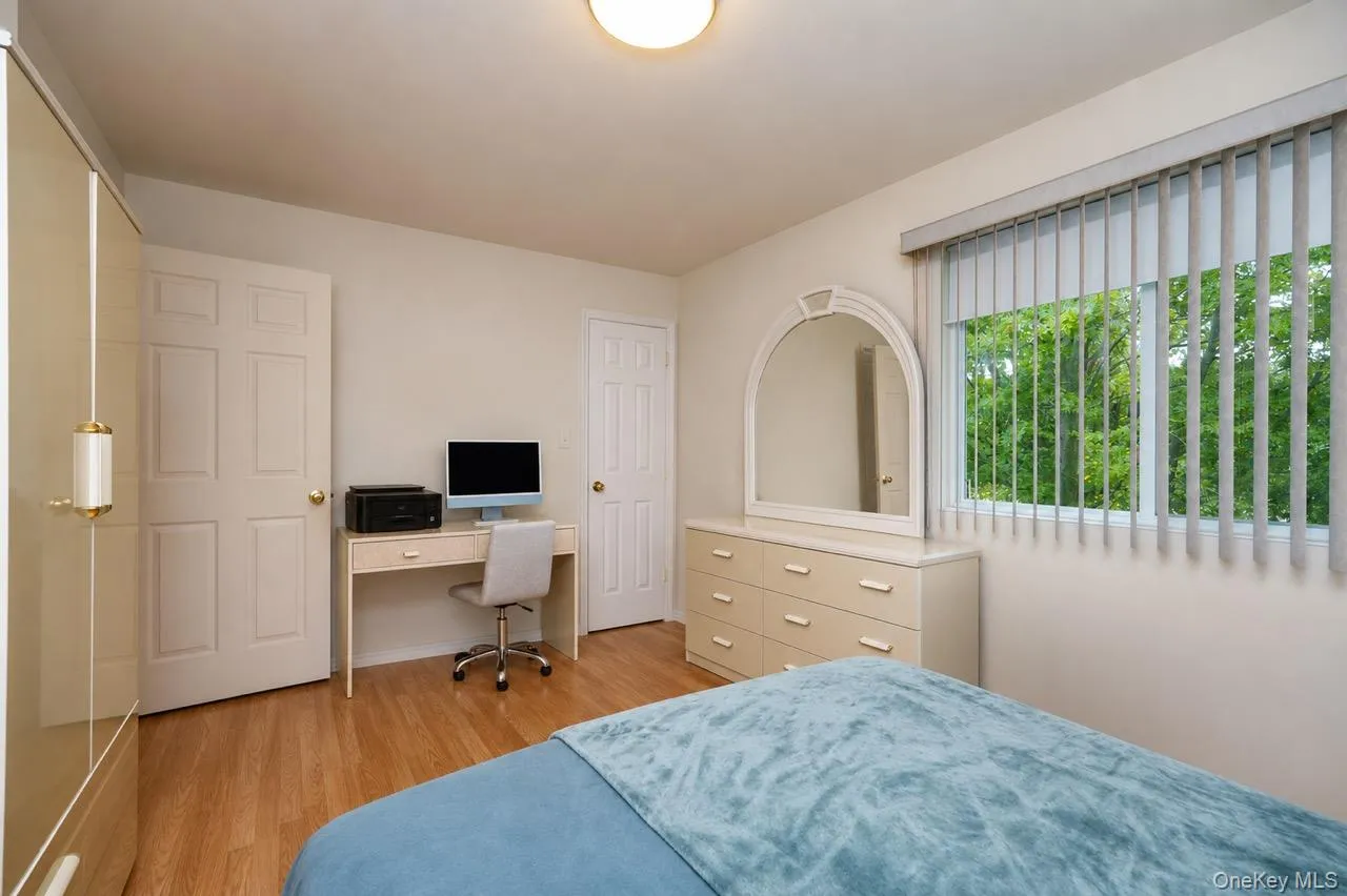64 Amanda Court, New York, NY, 4 Bedrooms Bedrooms, 10 Rooms Rooms,3 BathroomsBathrooms,Residential,For Rent,Amanda,0,1019988 64 Amanda Court, New York, NY, 4 Bedrooms Bedrooms, 10 Rooms Rooms,3 BathroomsBathrooms,Residential,For Rent,Amanda,0,1019988