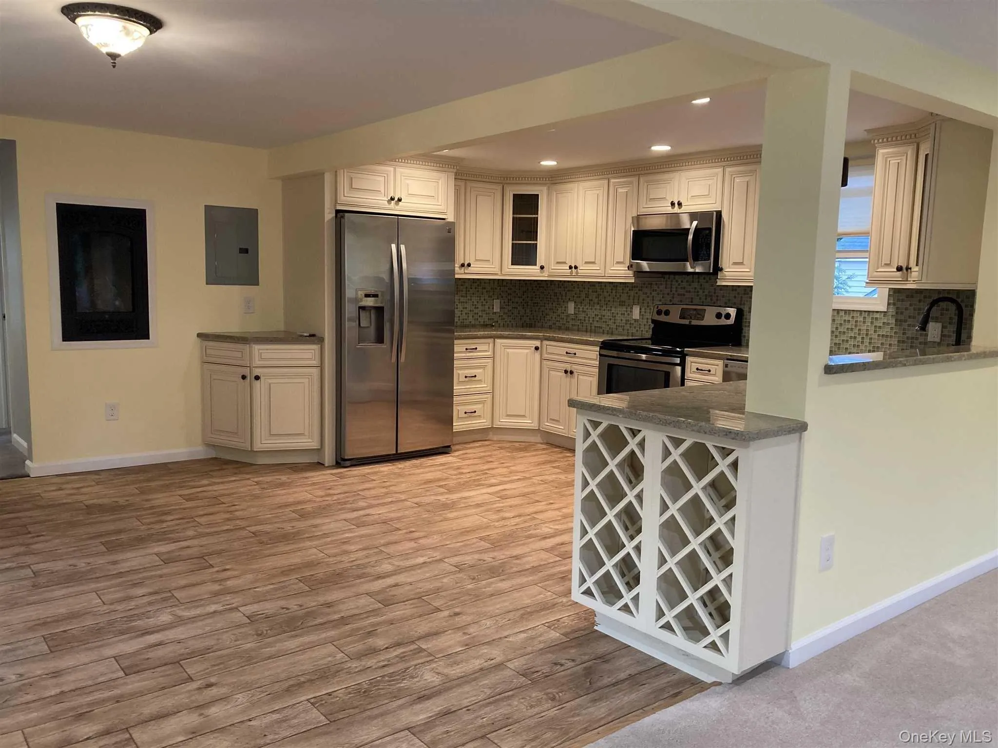 95 Washington Avenue, Beacon, NY, 1 Bedroom Bedrooms, 3 Rooms Rooms,1 BathroomBathrooms,Residential Lease,For Rent,Washington,0,1019990 95 Washington Avenue, Beacon, NY, 1 Bedroom Bedrooms, 3 Rooms Rooms,1 BathroomBathrooms,Residential Lease,For Rent,Washington,0,1019990