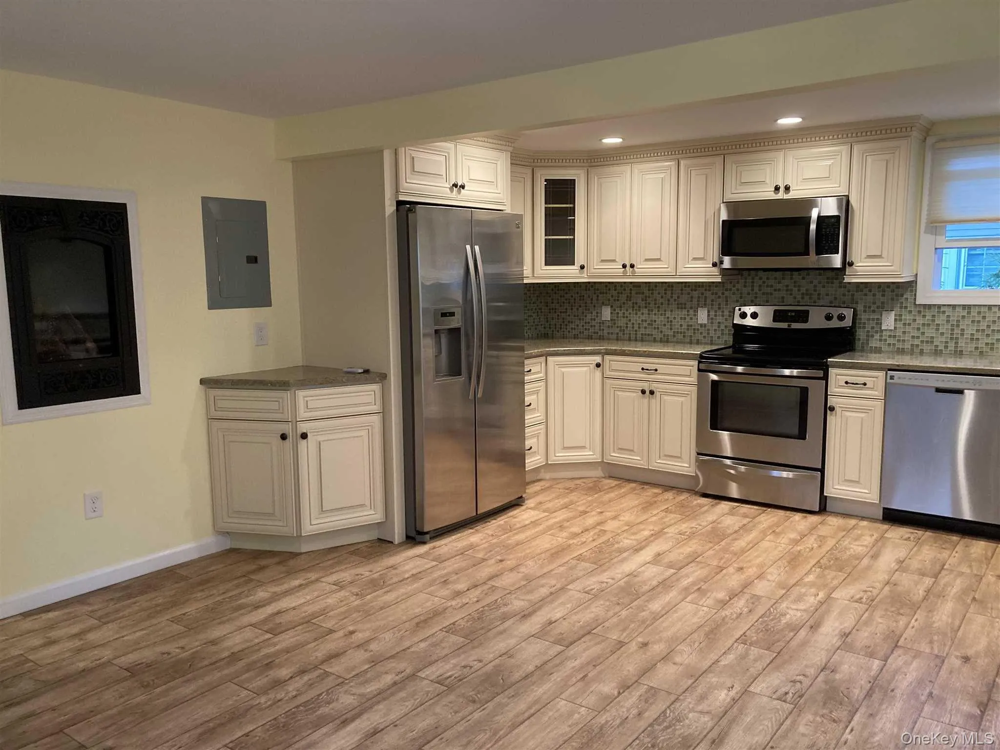 Spacious, open kitchen Spacious, open kitchen