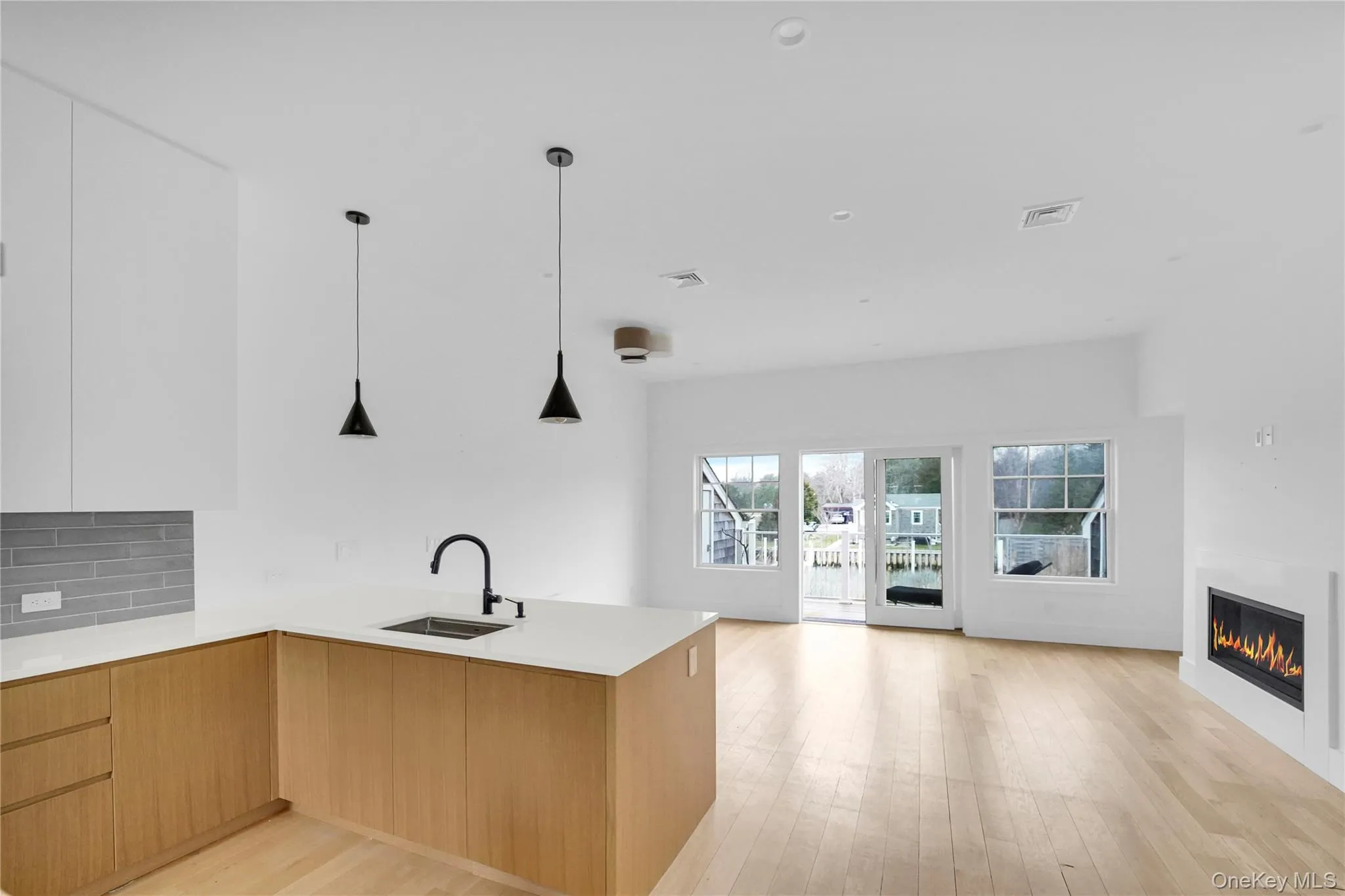 68 Foster Avenue, Southampton, NY, 1 Bedroom Bedrooms, 4 Rooms Rooms,1 BathroomBathrooms,Residential,For Rent,Foster,0,1019995 68 Foster Avenue, Southampton, NY, 1 Bedroom Bedrooms, 4 Rooms Rooms,1 BathroomBathrooms,Residential,For Rent,Foster,0,1019995