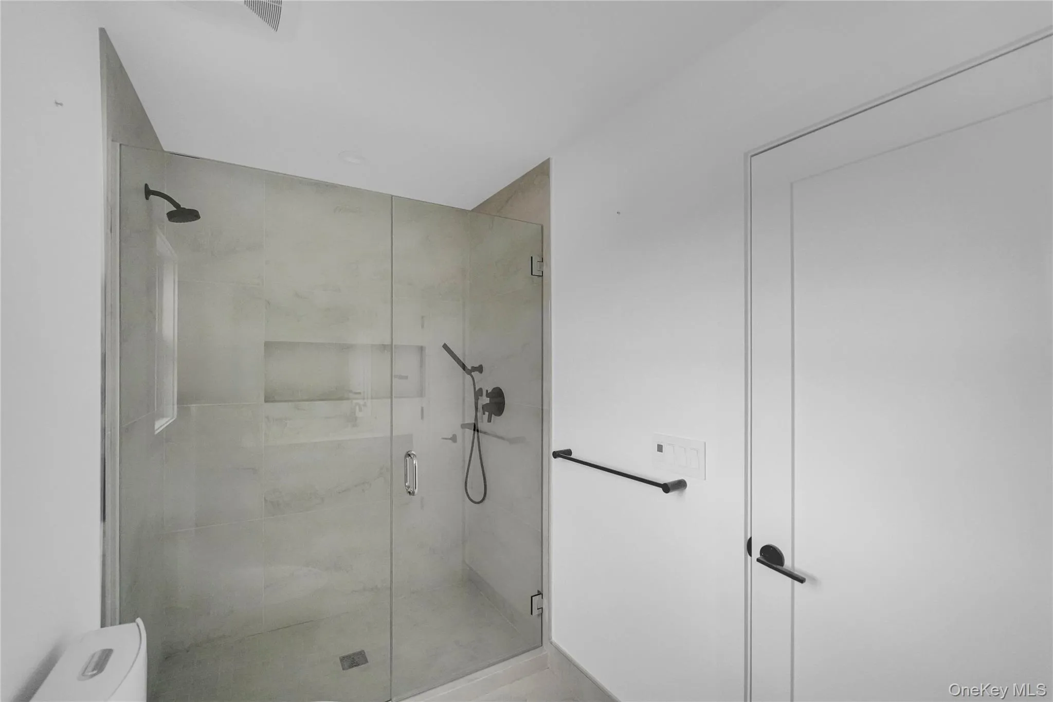 68 Foster Avenue, Southampton, NY, 1 Bedroom Bedrooms, 4 Rooms Rooms,1 BathroomBathrooms,Residential,For Rent,Foster,0,1019995 68 Foster Avenue, Southampton, NY, 1 Bedroom Bedrooms, 4 Rooms Rooms,1 BathroomBathrooms,Residential,For Rent,Foster,0,1019995