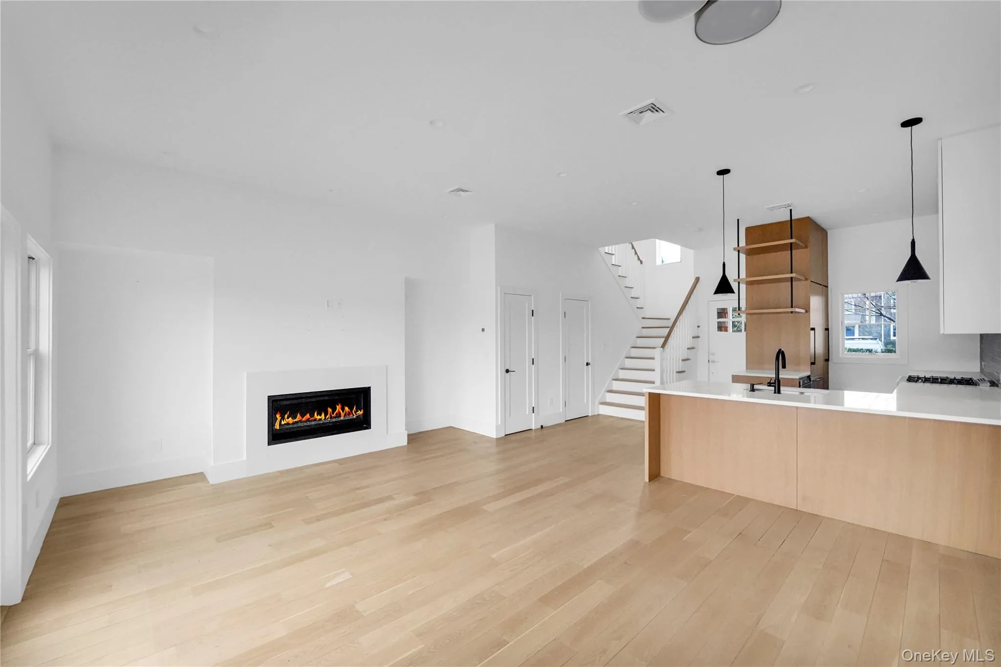 68 Foster Avenue, Southampton, NY, 1 Bedroom Bedrooms, 4 Rooms Rooms,1 BathroomBathrooms,Residential,For Rent,Foster,0,1019995 68 Foster Avenue, Southampton, NY, 1 Bedroom Bedrooms, 4 Rooms Rooms,1 BathroomBathrooms,Residential,For Rent,Foster,0,1019995