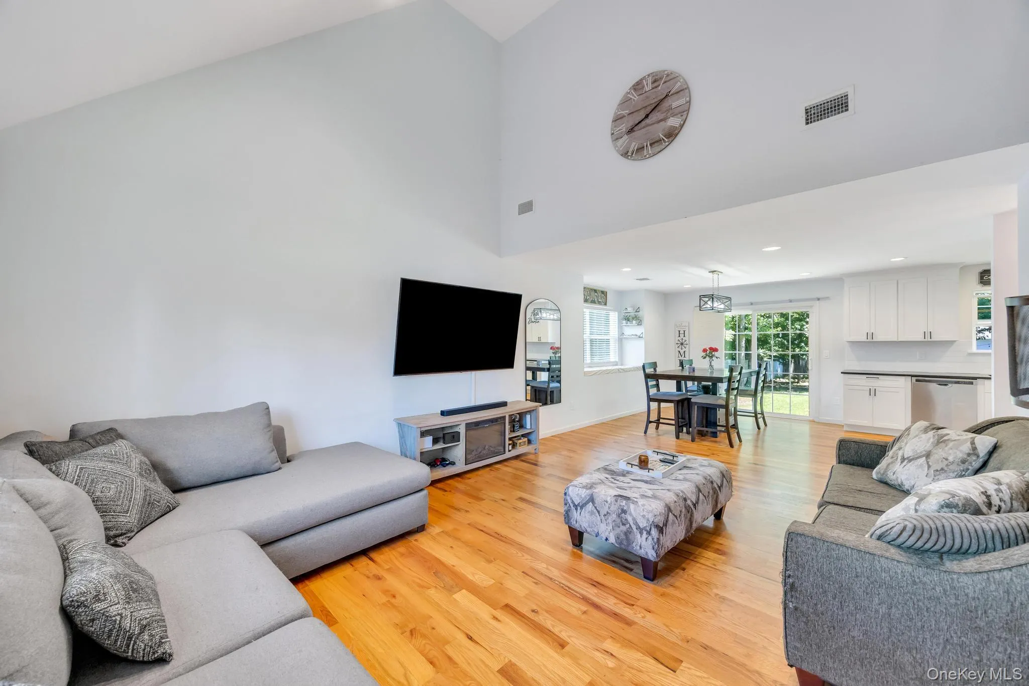 5 The Green, Brookhaven, NY, 3 Bedrooms Bedrooms, 7 Rooms Rooms,2 BathroomsBathrooms,Residential,For Rent,The,0,1019996 5 The Green, Brookhaven, NY, 3 Bedrooms Bedrooms, 7 Rooms Rooms,2 BathroomsBathrooms,Residential,For Rent,The,0,1019996