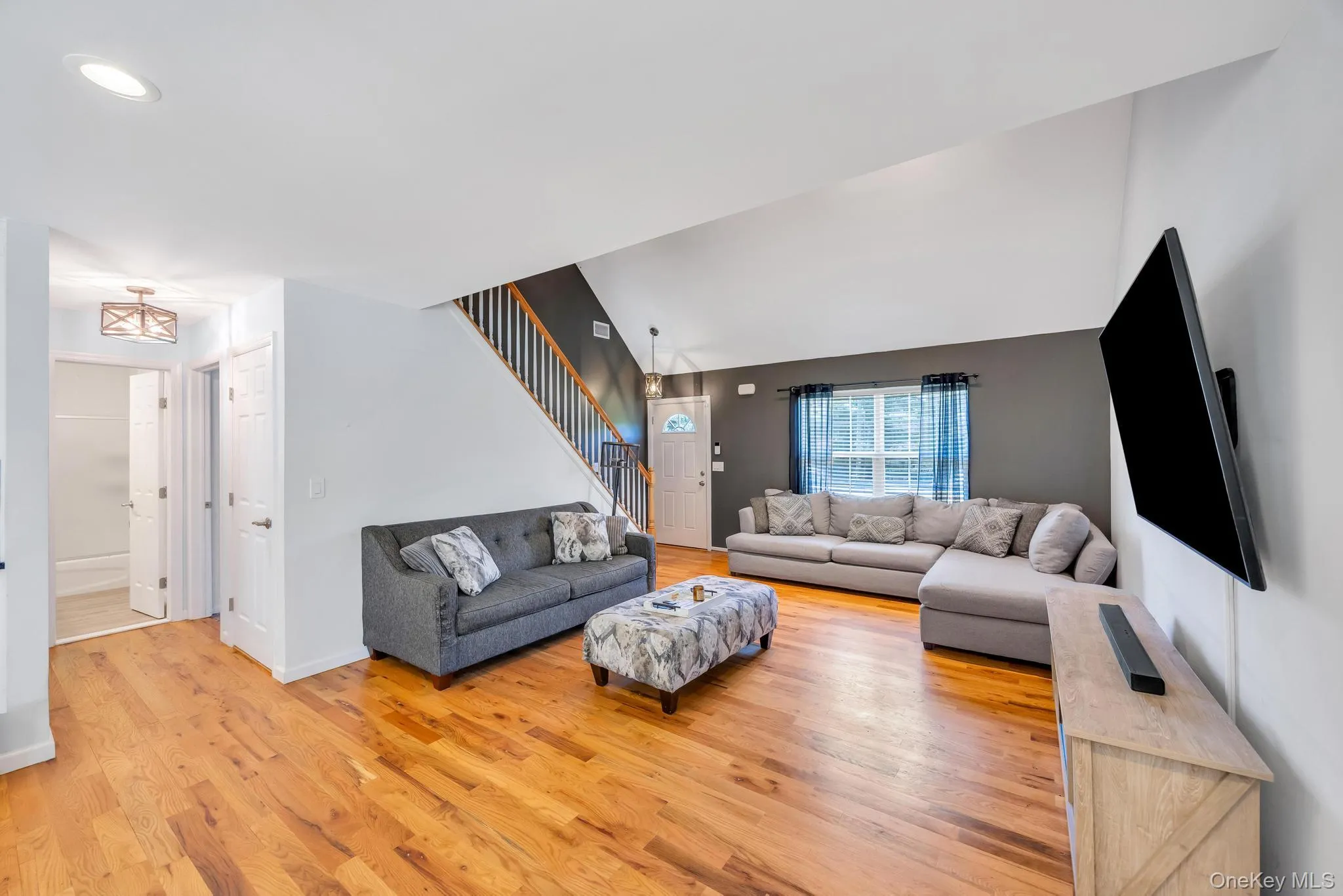 5 The Green, Brookhaven, NY, 3 Bedrooms Bedrooms, 7 Rooms Rooms,2 BathroomsBathrooms,Residential,For Rent,The,0,1019996 5 The Green, Brookhaven, NY, 3 Bedrooms Bedrooms, 7 Rooms Rooms,2 BathroomsBathrooms,Residential,For Rent,The,0,1019996