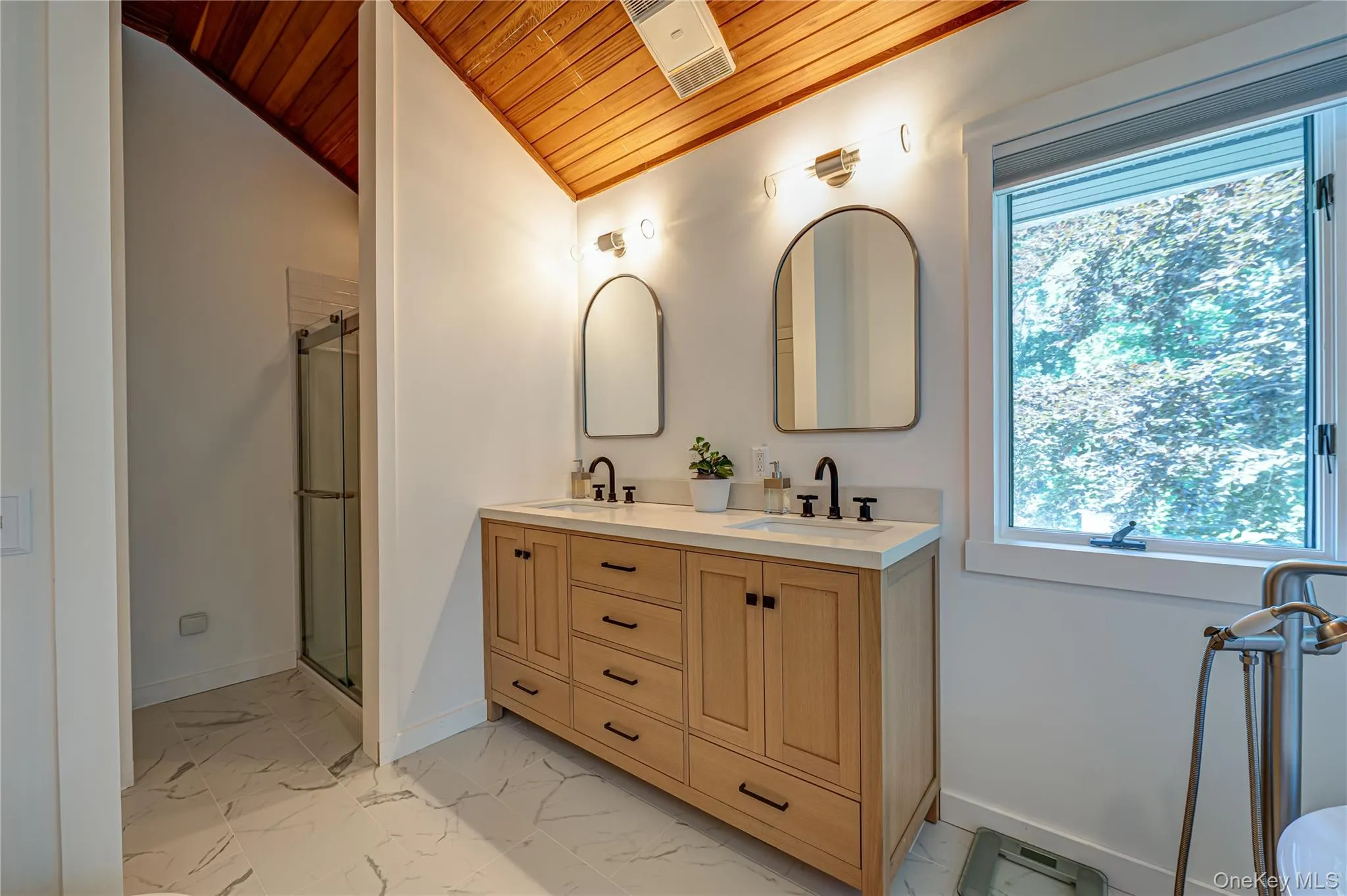 81 Manor Lane, Riverhead, NY, 3 Bedrooms Bedrooms, 10 Rooms Rooms,3 BathroomsBathrooms,Residential,For Rent,Manor,0,1019997 81 Manor Lane, Riverhead, NY, 3 Bedrooms Bedrooms, 10 Rooms Rooms,3 BathroomsBathrooms,Residential,For Rent,Manor,0,1019997