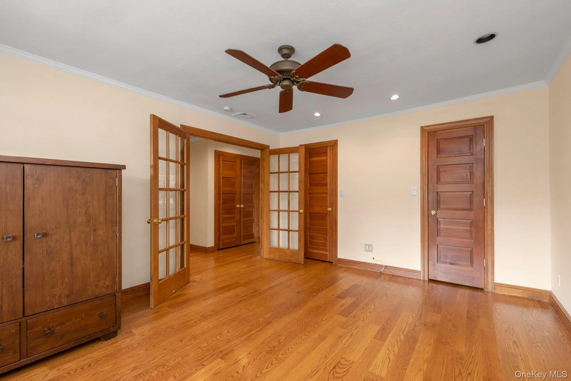 40 Frankel Road, Oyster Bay, NY, 5 Bedrooms Bedrooms, 9 Rooms Rooms,3 BathroomsBathrooms,Residential,For Rent,Frankel,0,1020004 40 Frankel Road, Oyster Bay, NY, 5 Bedrooms Bedrooms, 9 Rooms Rooms,3 BathroomsBathrooms,Residential,For Rent,Frankel,0,1020004