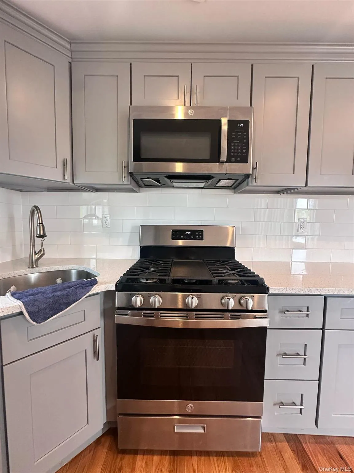 99-76 164th Ave, New York, NY, 3 Bedrooms Bedrooms, 5 Rooms Rooms,2 BathroomsBathrooms,Residential Lease,For Rent,164th Ave,0,1020005 99-76 164th Ave, New York, NY, 3 Bedrooms Bedrooms, 5 Rooms Rooms,2 BathroomsBathrooms,Residential Lease,For Rent,164th Ave,0,1020005