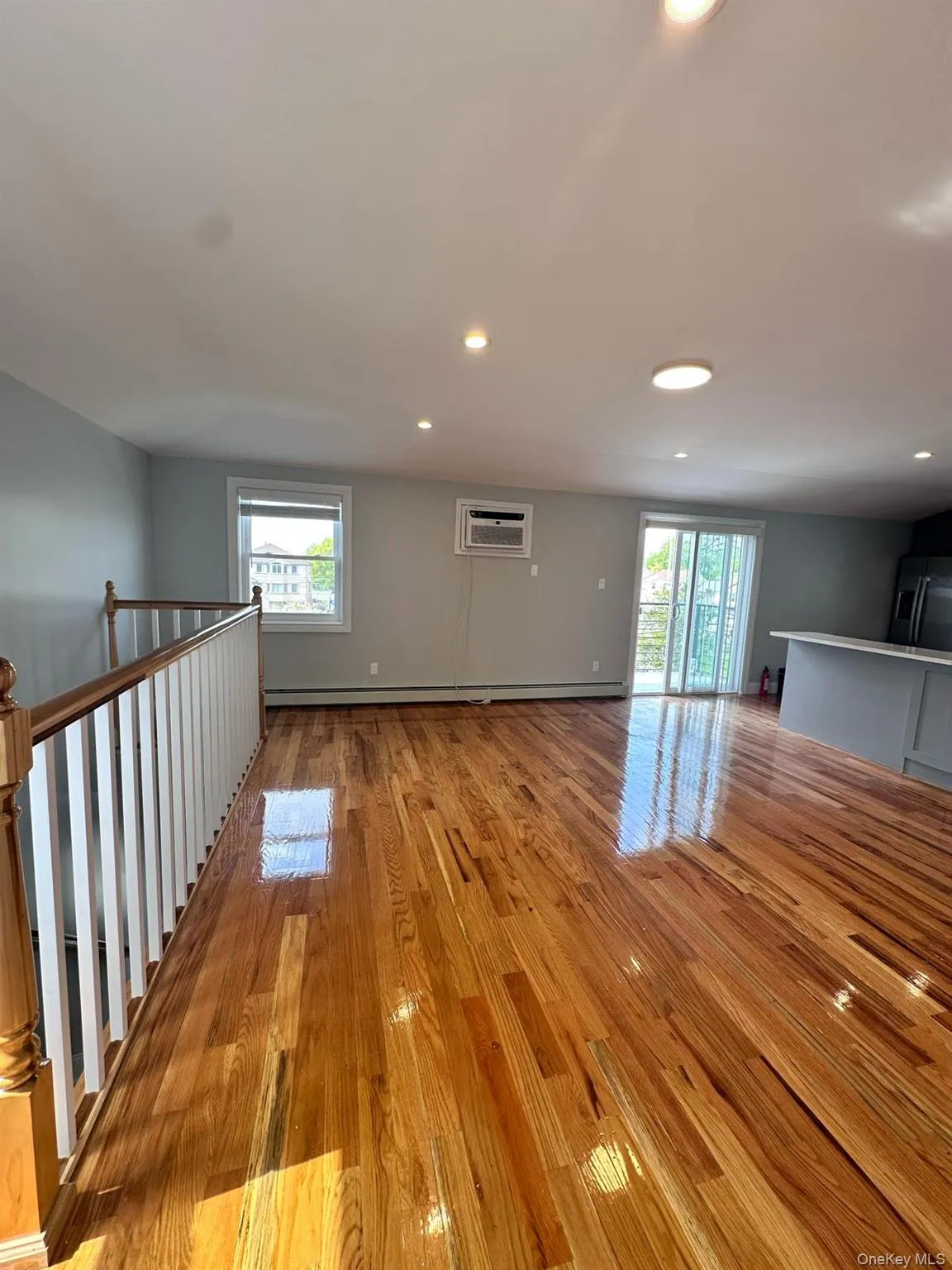99-76 164th Ave, New York, NY, 3 Bedrooms Bedrooms, 5 Rooms Rooms,2 BathroomsBathrooms,Residential Lease,For Rent,164th Ave,0,1020005 99-76 164th Ave, New York, NY, 3 Bedrooms Bedrooms, 5 Rooms Rooms,2 BathroomsBathrooms,Residential Lease,For Rent,164th Ave,0,1020005