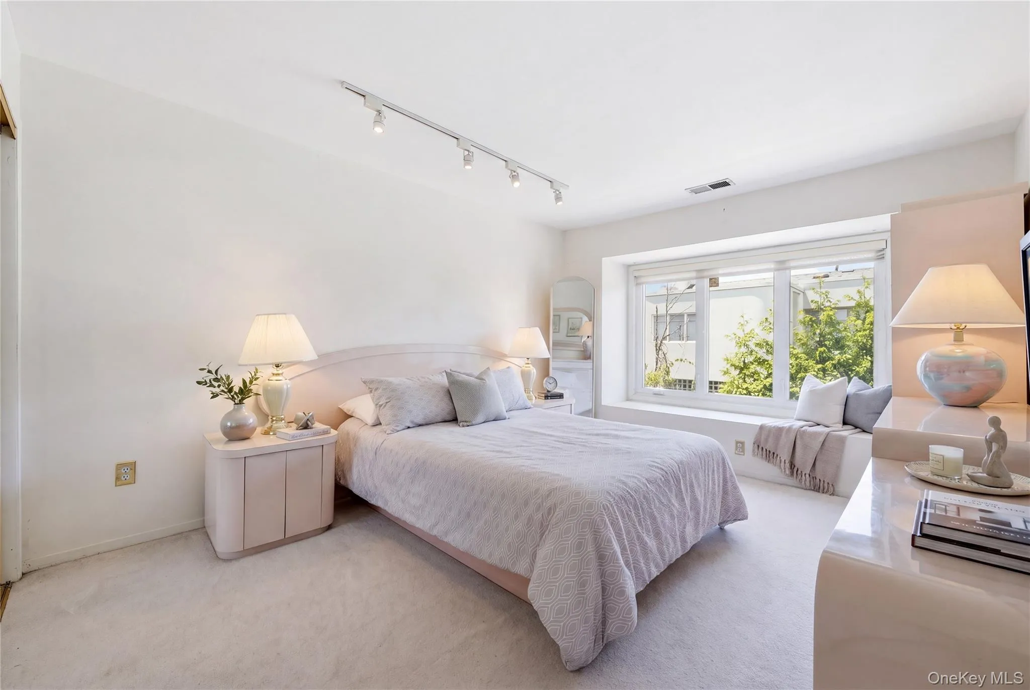 1233 Beech Street, Hempstead, NY, 5 Bedrooms Bedrooms, 10 Rooms Rooms,3 BathroomsBathrooms,Residential,For Rent,Beech,0,1020006 1233 Beech Street, Hempstead, NY, 5 Bedrooms Bedrooms, 10 Rooms Rooms,3 BathroomsBathrooms,Residential,For Rent,Beech,0,1020006