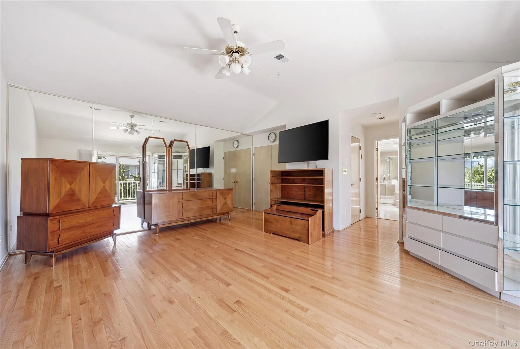 1233 Beech Street, Hempstead, NY, 5 Bedrooms Bedrooms, 10 Rooms Rooms,3 BathroomsBathrooms,Residential,For Rent,Beech,0,1020006 1233 Beech Street, Hempstead, NY, 5 Bedrooms Bedrooms, 10 Rooms Rooms,3 BathroomsBathrooms,Residential,For Rent,Beech,0,1020006