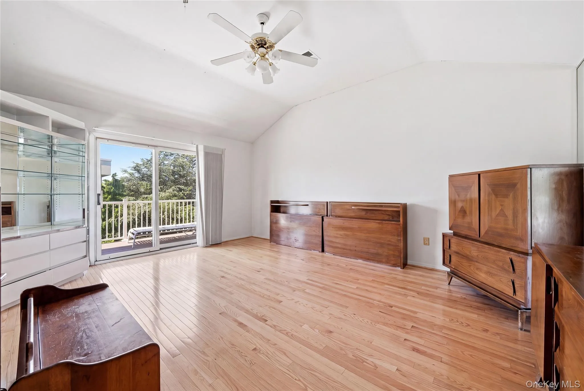 1233 Beech Street, Hempstead, NY, 5 Bedrooms Bedrooms, 10 Rooms Rooms,3 BathroomsBathrooms,Residential,For Rent,Beech,0,1020006 1233 Beech Street, Hempstead, NY, 5 Bedrooms Bedrooms, 10 Rooms Rooms,3 BathroomsBathrooms,Residential,For Rent,Beech,0,1020006
