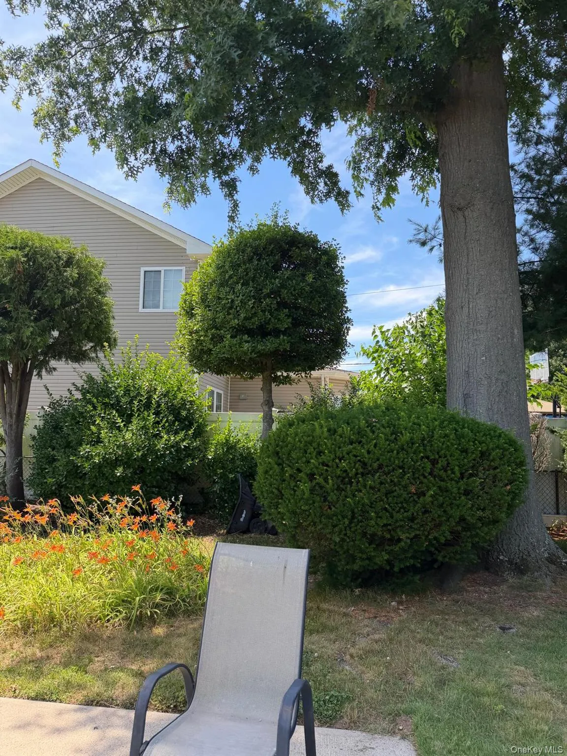 25 Surrey Lane, Oyster Bay, NY, 3 Bedrooms Bedrooms, 8 Rooms Rooms,1 BathroomBathrooms,Residential Lease,For Rent,Surrey,0,1020008 25 Surrey Lane, Oyster Bay, NY, 3 Bedrooms Bedrooms, 8 Rooms Rooms,1 BathroomBathrooms,Residential Lease,For Rent,Surrey,0,1020008