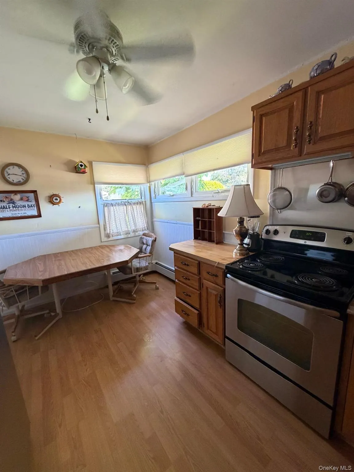 25 Surrey Lane, Oyster Bay, NY, 3 Bedrooms Bedrooms, 8 Rooms Rooms,1 BathroomBathrooms,Residential Lease,For Rent,Surrey,0,1020008 25 Surrey Lane, Oyster Bay, NY, 3 Bedrooms Bedrooms, 8 Rooms Rooms,1 BathroomBathrooms,Residential Lease,For Rent,Surrey,0,1020008