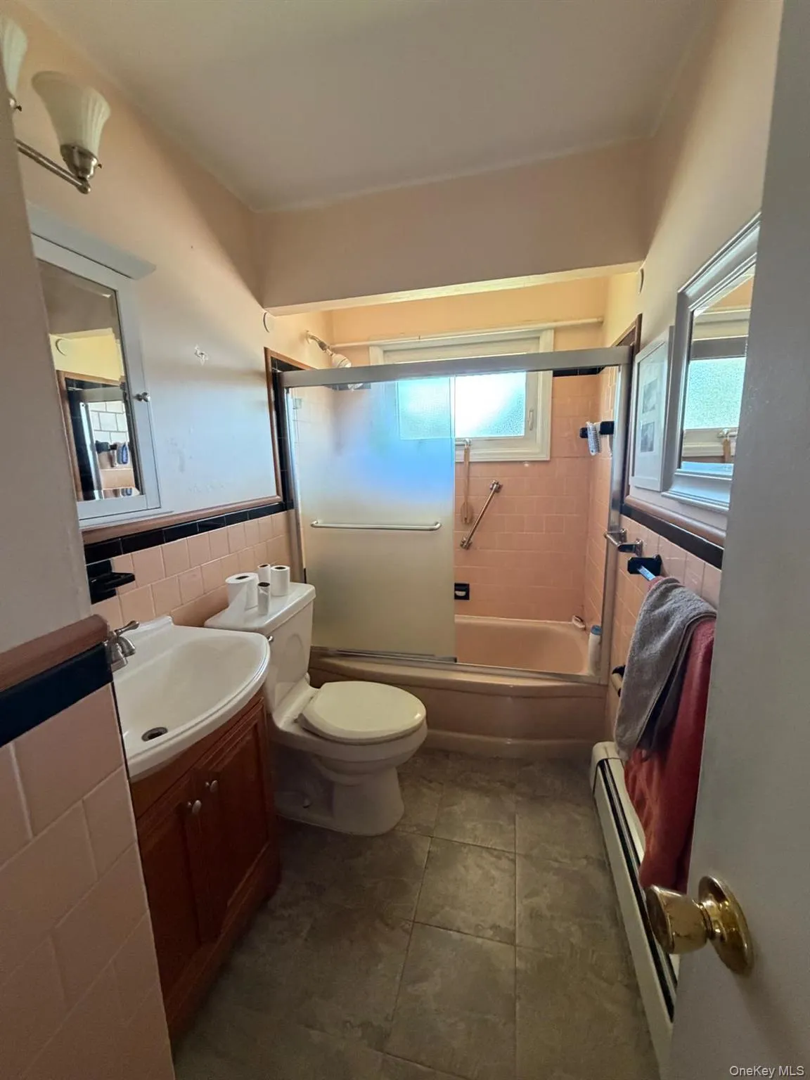 25 Surrey Lane, Oyster Bay, NY, 3 Bedrooms Bedrooms, 8 Rooms Rooms,1 BathroomBathrooms,Residential Lease,For Rent,Surrey,0,1020008 25 Surrey Lane, Oyster Bay, NY, 3 Bedrooms Bedrooms, 8 Rooms Rooms,1 BathroomBathrooms,Residential Lease,For Rent,Surrey,0,1020008