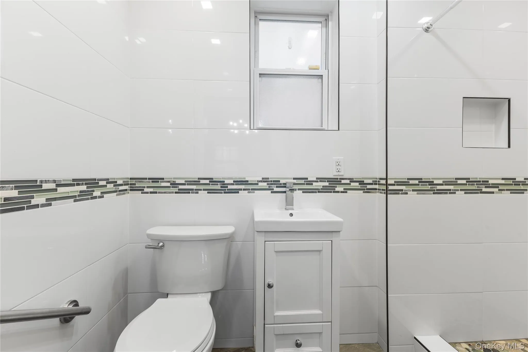 61-17B 165th Street, New York, NY, 4 Bedrooms Bedrooms, 12 Rooms Rooms,2 BathroomsBathrooms,Residential,For Rent,165th,0,1020011 61-17B 165th Street, New York, NY, 4 Bedrooms Bedrooms, 12 Rooms Rooms,2 BathroomsBathrooms,Residential,For Rent,165th,0,1020011