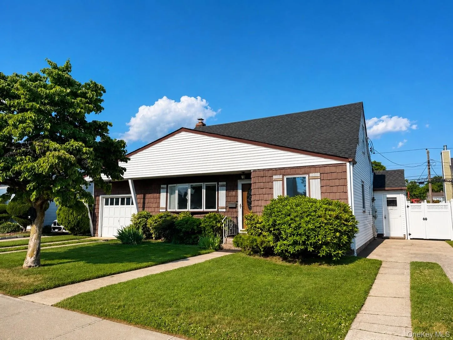 183 Lee Avenue, Oyster Bay, NY, 3 Bedrooms Bedrooms, 7 Rooms Rooms,2 BathroomsBathrooms,Residential,For Rent,Lee,0,1020015 183 Lee Avenue, Oyster Bay, NY, 3 Bedrooms Bedrooms, 7 Rooms Rooms,2 BathroomsBathrooms,Residential,For Rent,Lee,0,1020015
