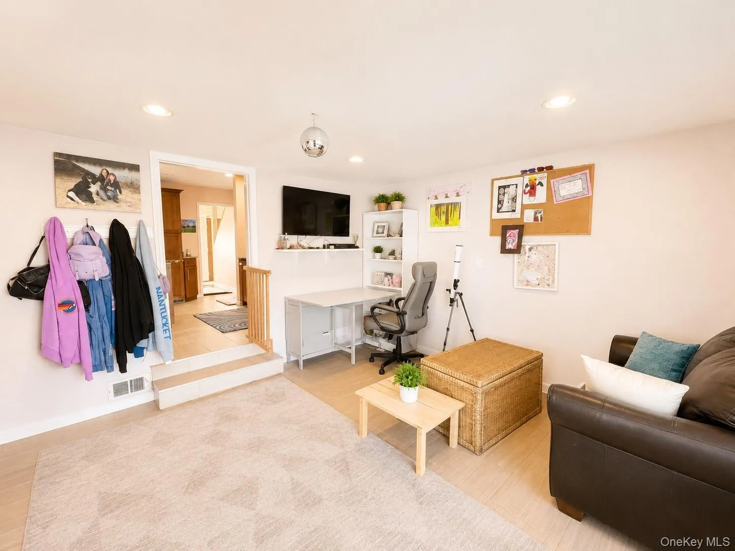 183 Lee Avenue, Oyster Bay, NY, 3 Bedrooms Bedrooms, 7 Rooms Rooms,2 BathroomsBathrooms,Residential,For Rent,Lee,0,1020015 183 Lee Avenue, Oyster Bay, NY, 3 Bedrooms Bedrooms, 7 Rooms Rooms,2 BathroomsBathrooms,Residential,For Rent,Lee,0,1020015