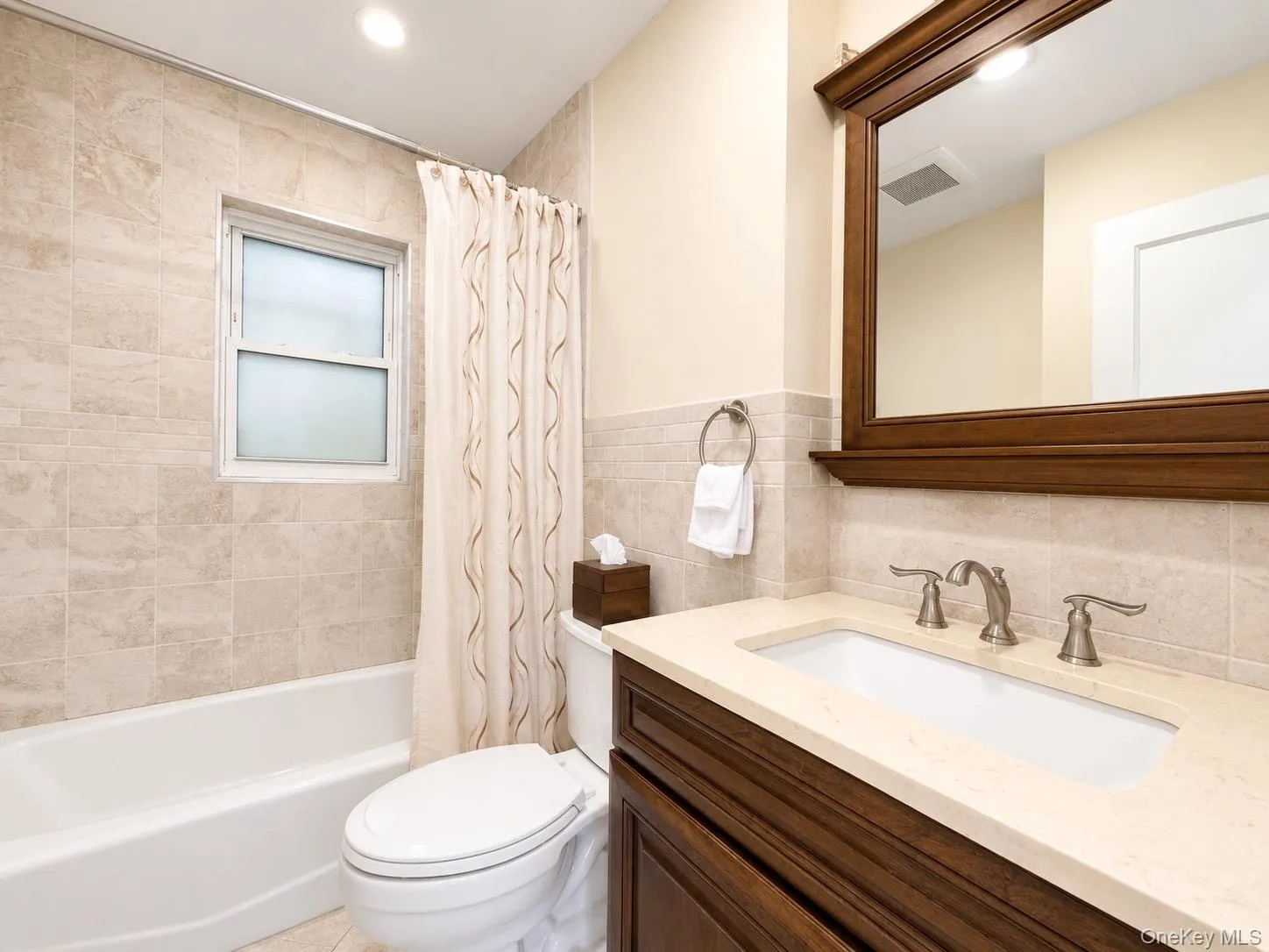 183 Lee Avenue, Oyster Bay, NY, 3 Bedrooms Bedrooms, 7 Rooms Rooms,2 BathroomsBathrooms,Residential,For Rent,Lee,0,1020015 183 Lee Avenue, Oyster Bay, NY, 3 Bedrooms Bedrooms, 7 Rooms Rooms,2 BathroomsBathrooms,Residential,For Rent,Lee,0,1020015