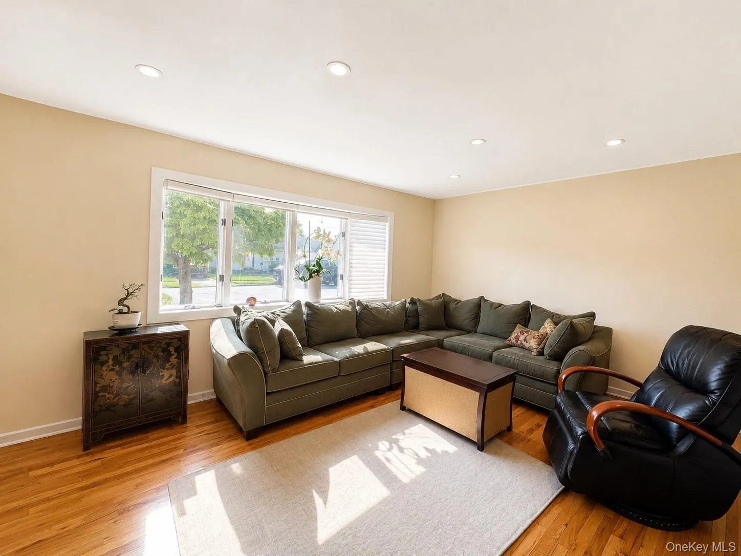 183 Lee Avenue, Oyster Bay, NY, 3 Bedrooms Bedrooms, 7 Rooms Rooms,2 BathroomsBathrooms,Residential,For Rent,Lee,0,1020015 183 Lee Avenue, Oyster Bay, NY, 3 Bedrooms Bedrooms, 7 Rooms Rooms,2 BathroomsBathrooms,Residential,For Rent,Lee,0,1020015