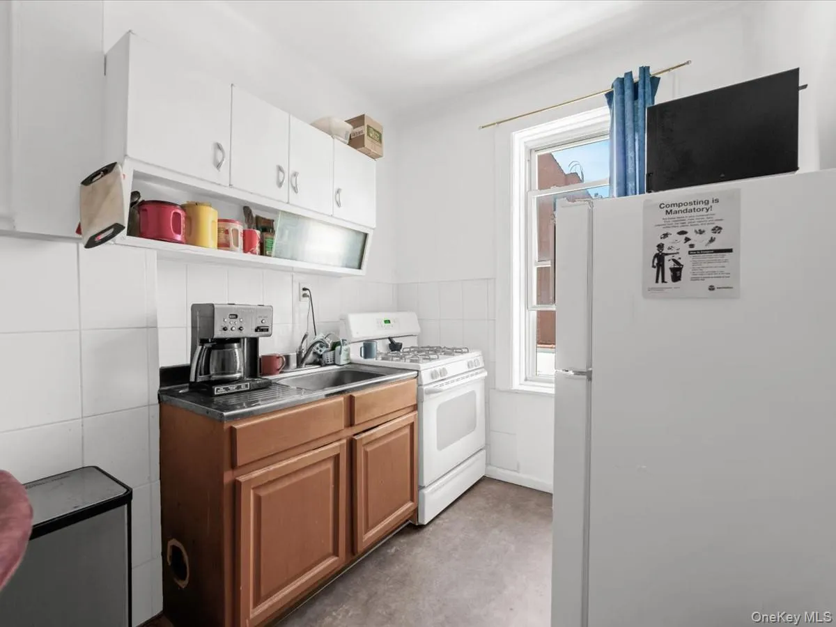 452 Lincoln Avenue, New York, NY, 6 Bedrooms Bedrooms, 12 Rooms Rooms,5 BathroomsBathrooms,Residential,For Rent,Lincoln,0,1020021 452 Lincoln Avenue, New York, NY, 6 Bedrooms Bedrooms, 12 Rooms Rooms,5 BathroomsBathrooms,Residential,For Rent,Lincoln,0,1020021