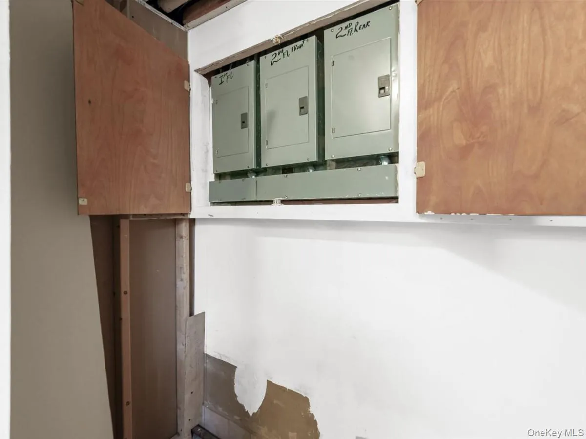 452 Lincoln Avenue, New York, NY, 6 Bedrooms Bedrooms, 12 Rooms Rooms,5 BathroomsBathrooms,Residential,For Rent,Lincoln,0,1020021 452 Lincoln Avenue, New York, NY, 6 Bedrooms Bedrooms, 12 Rooms Rooms,5 BathroomsBathrooms,Residential,For Rent,Lincoln,0,1020021